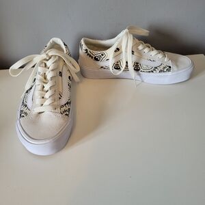 Vans Style 36 In Bandana, BNWT, Size 5